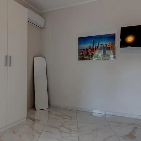 Bright New 1 Bd With Balcony In Thessaloníki